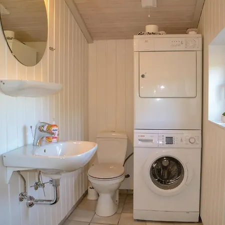 Дом отдыха Four-bedroom Holiday With A Fireplace 04