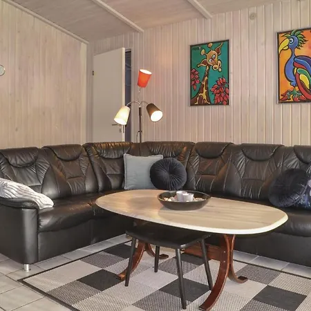 Four-bedroom Holiday With A Fireplace 04 Дом отдыха