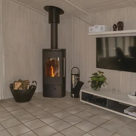 Four-bedroom Holiday With A Fireplace 04 Дом отдыха